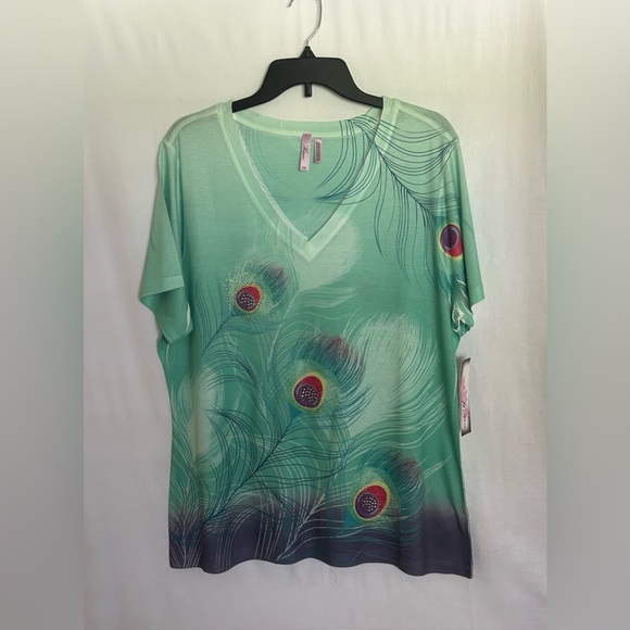 Kiara - Peacock Feather Print V-Neck Top - Picture 1 of 15